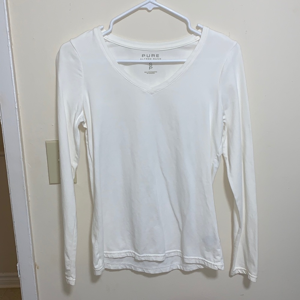 White Long sleeve V-neck top
